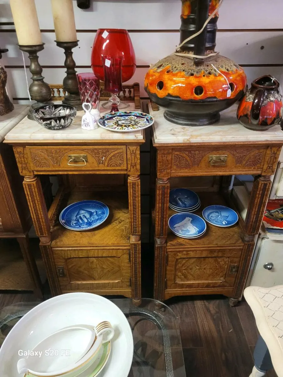 Bedside lockers 100-150 eu.each. - Image 1