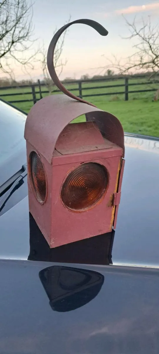 Old irish concill lamp - Image 1