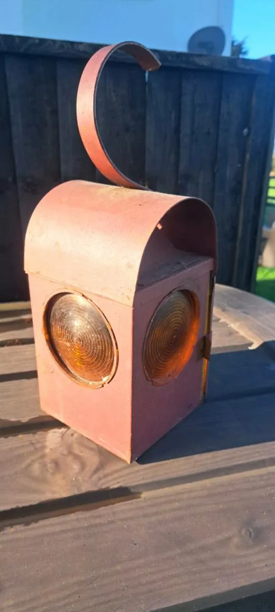 Old irish concill lamp - Image 2