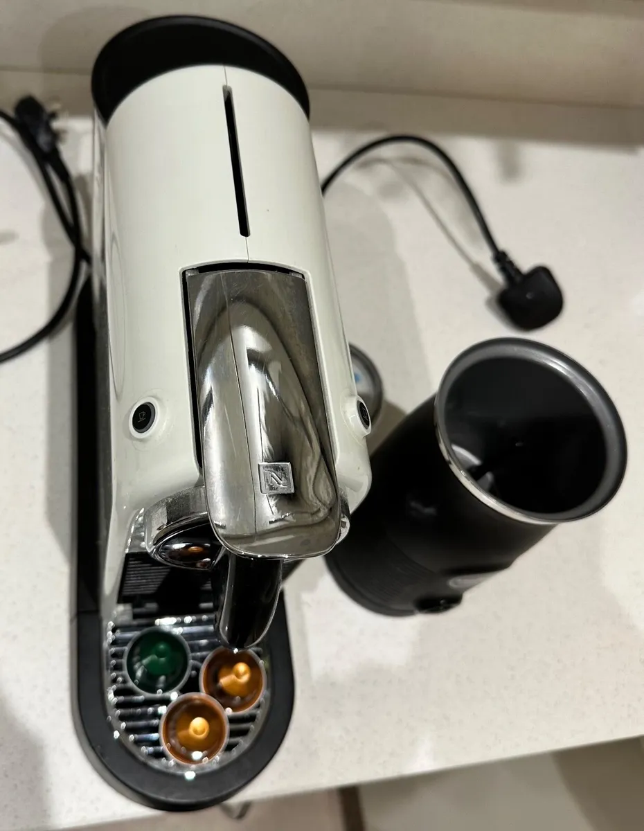 Nespresso Citiz Coffee Machine & Lavazza Frother - Image 2