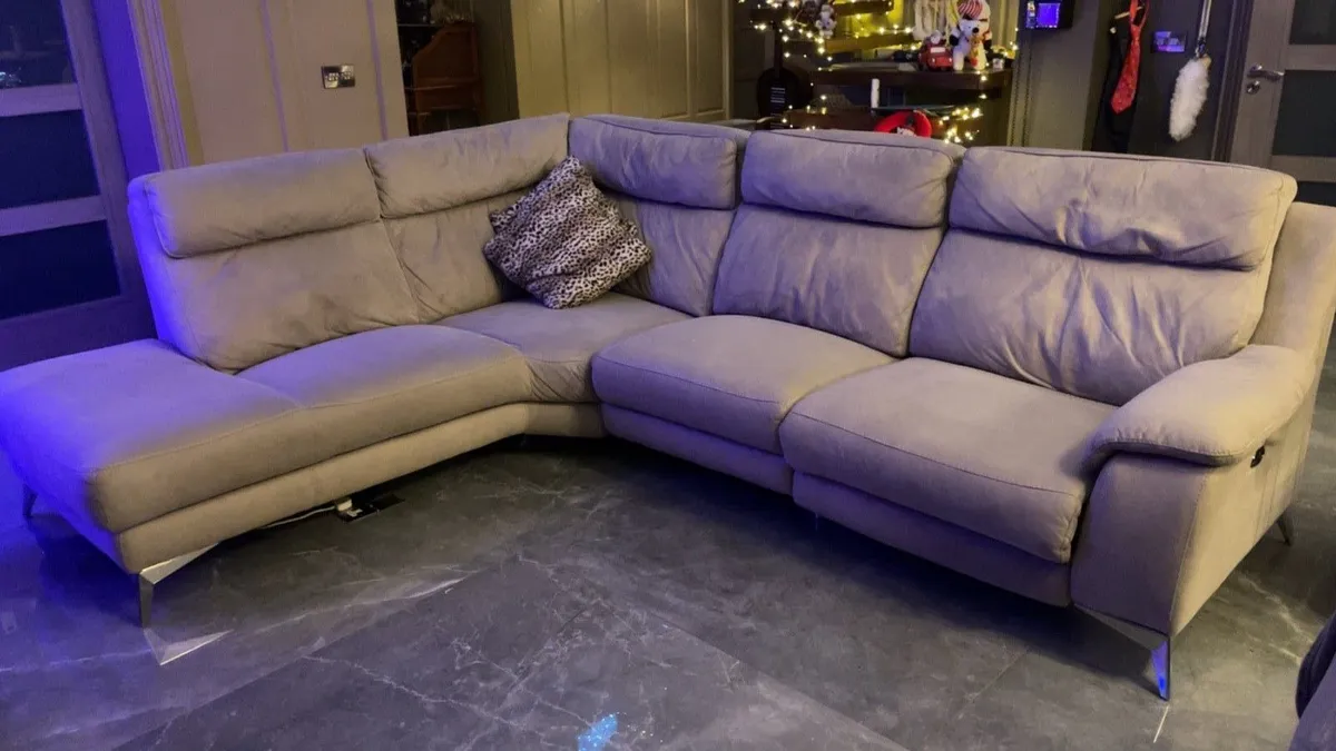 Electric Corner couch - Image 2