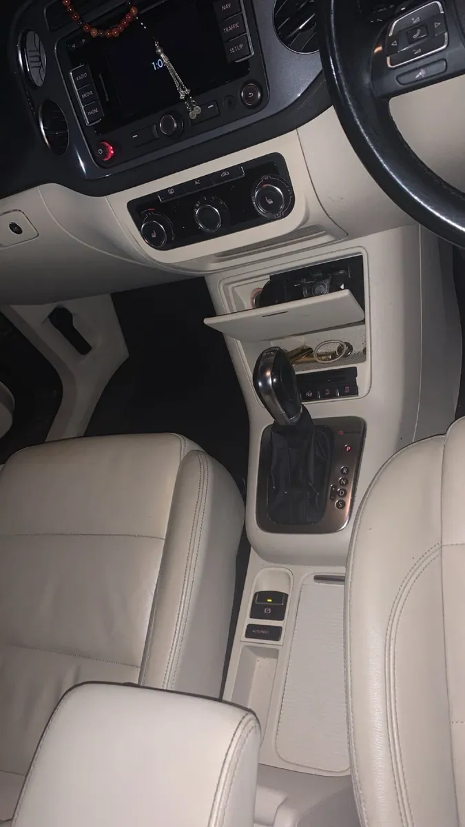 Volkswagen Tiguan 2011 - Image 3