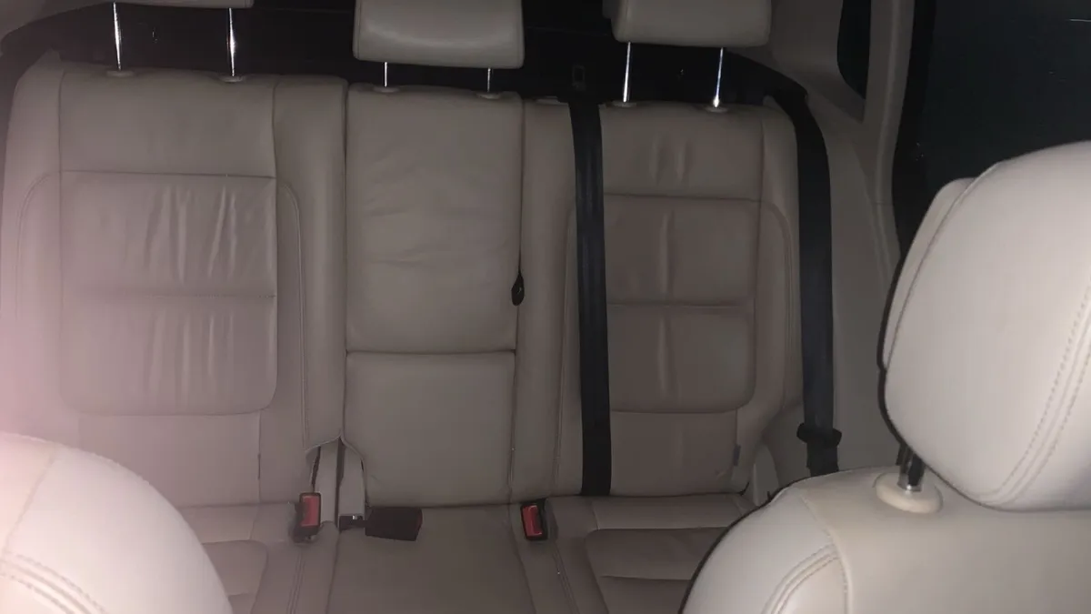 Volkswagen Tiguan 2011 - Image 4