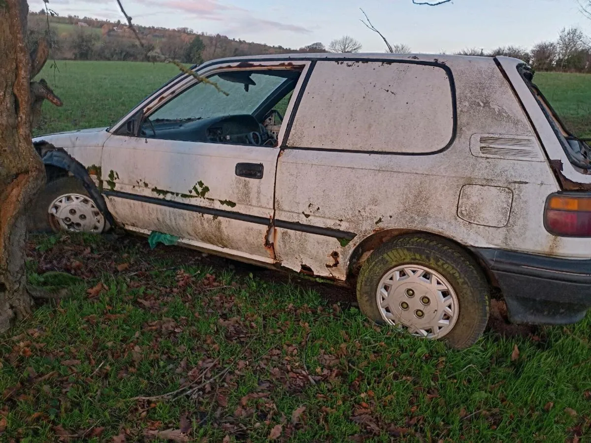 Corolla van - Image 1