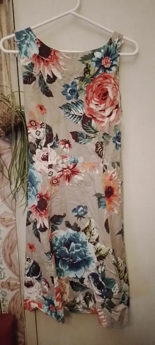 Crossdresser? Dresses size 16 - Image 3