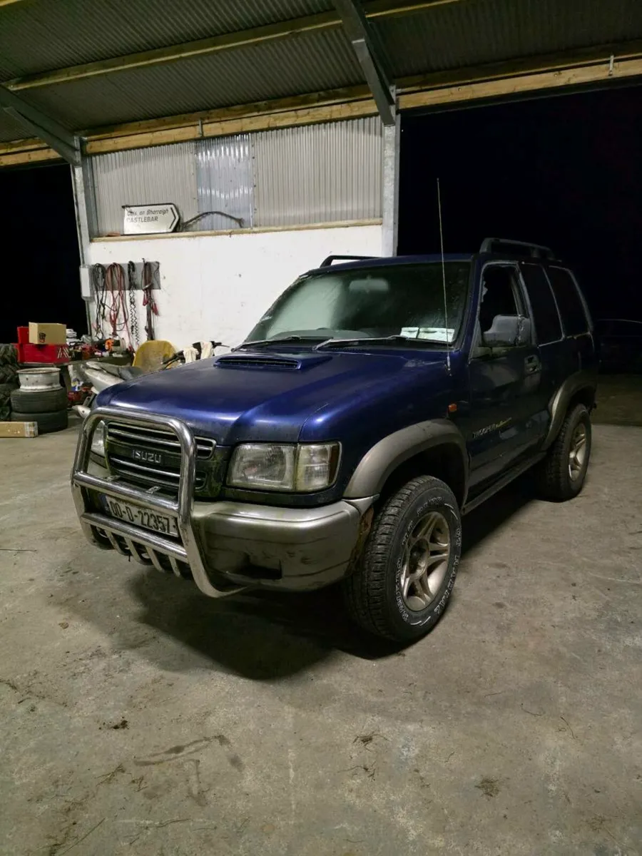 Isuzu Trooper - Image 1
