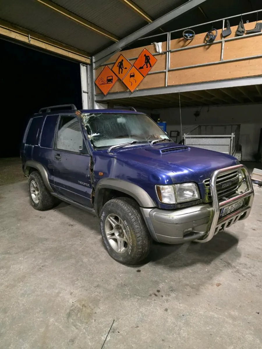 Isuzu Trooper - Image 2