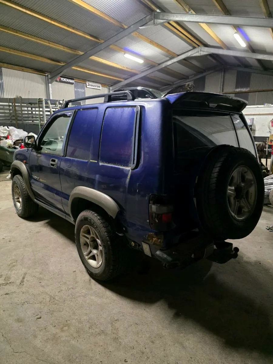 Isuzu Trooper - Image 3