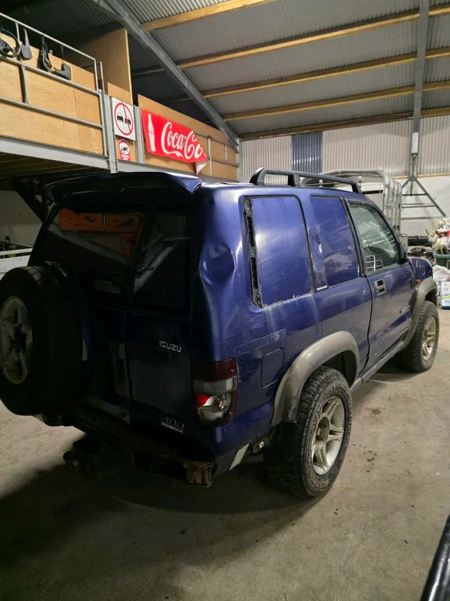 Isuzu Trooper - Image 4