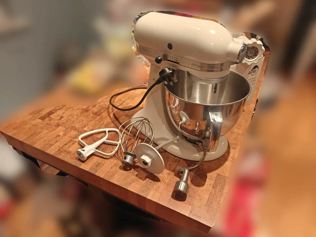Kitchen Aid Artisan + meat mincer attachment - Image 1