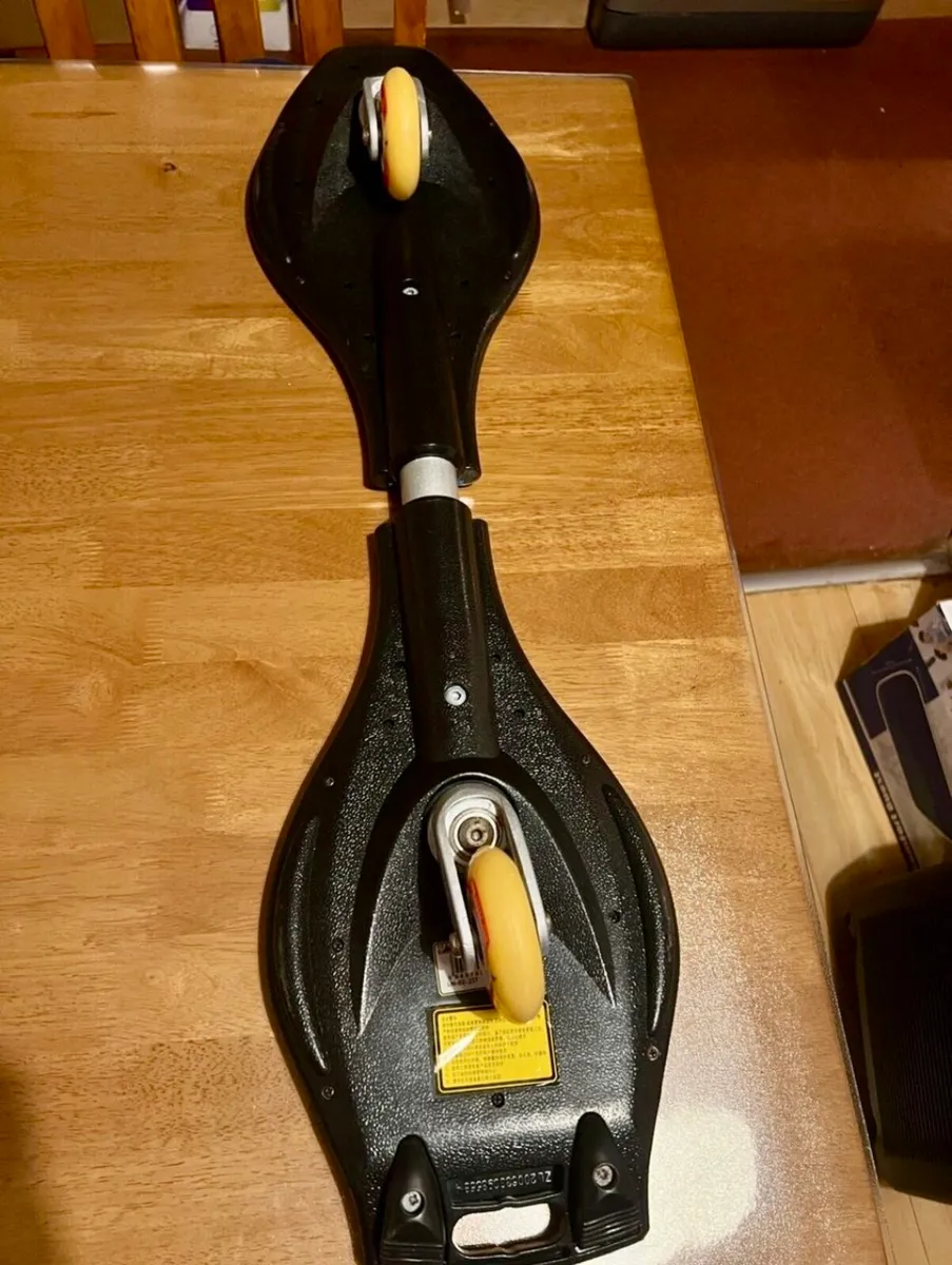 Skateboard - Image 4