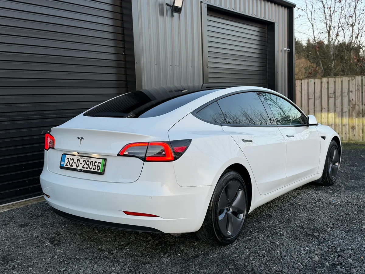 212 Tesla Model 3 Standard Plus - Image 4