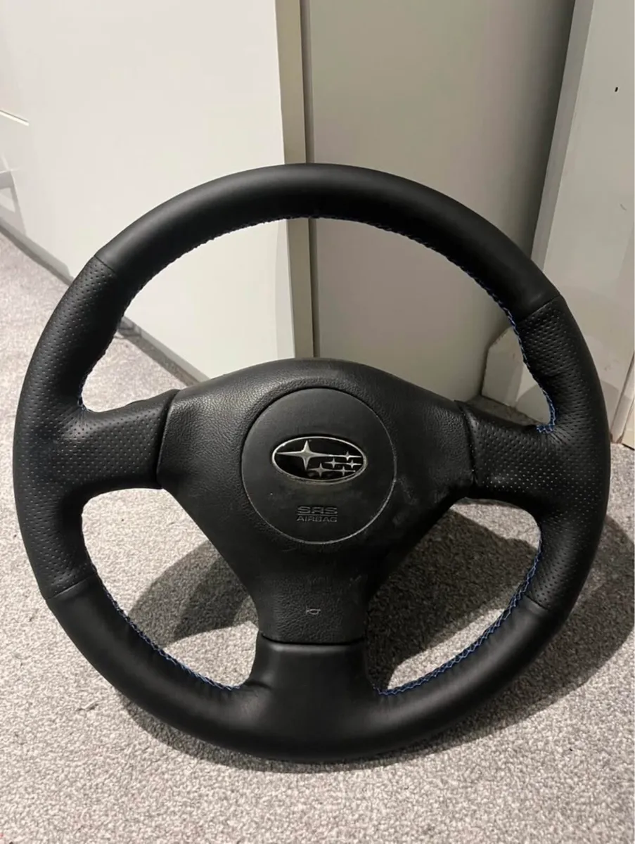Subaru Impreza Steering wheel - Image 1