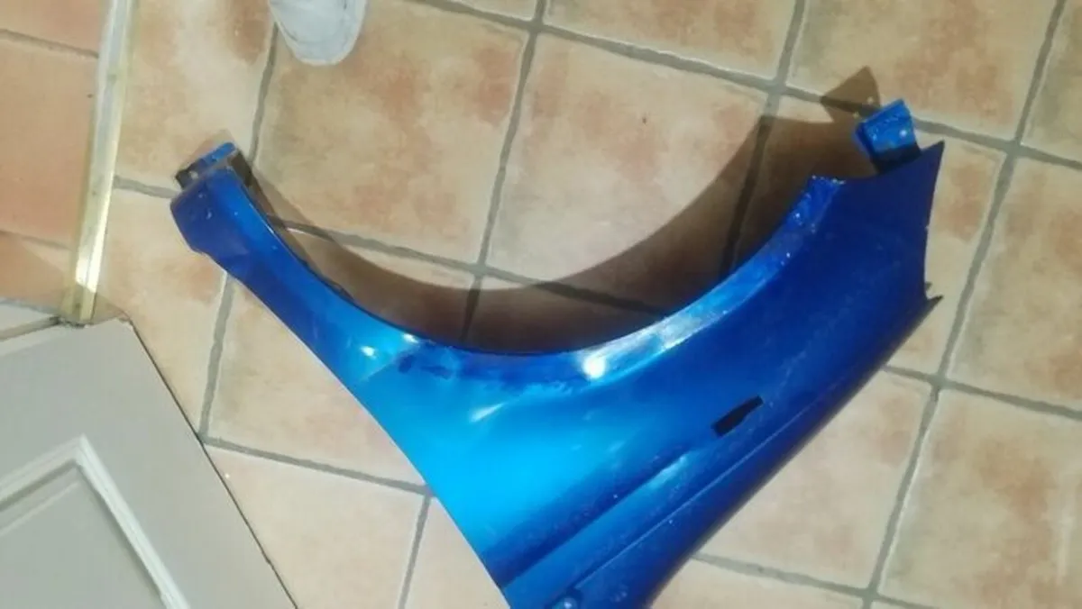 Toyota Yaris Mk1 99-05 Front Passenger Wing 8B6 - Image 4