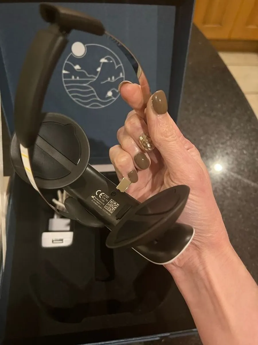 Flow neuro science headset and box of pads - Image 2