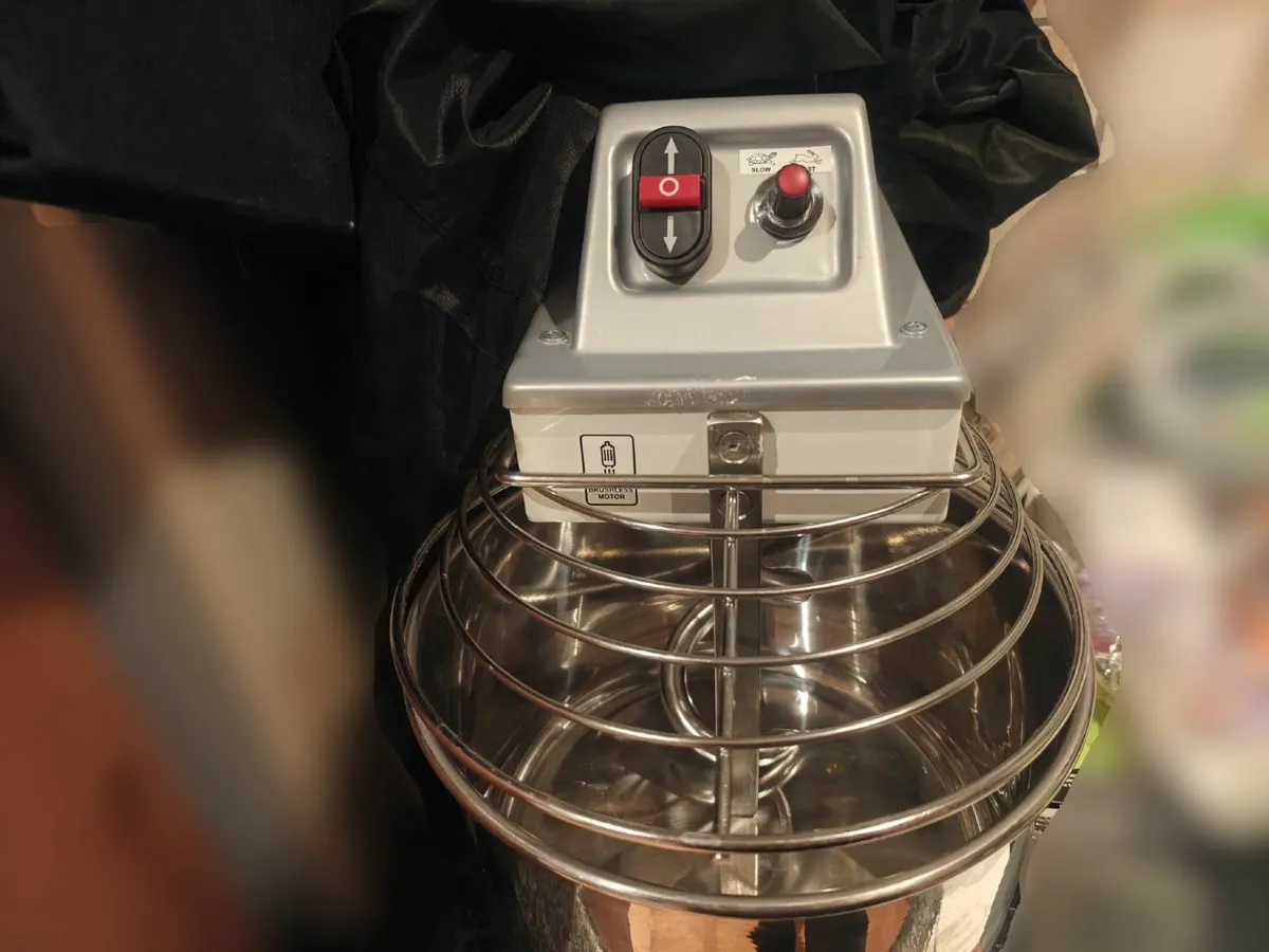 Spiral Dough Mixer Famag Grilletta + pizza stuff - Image 3