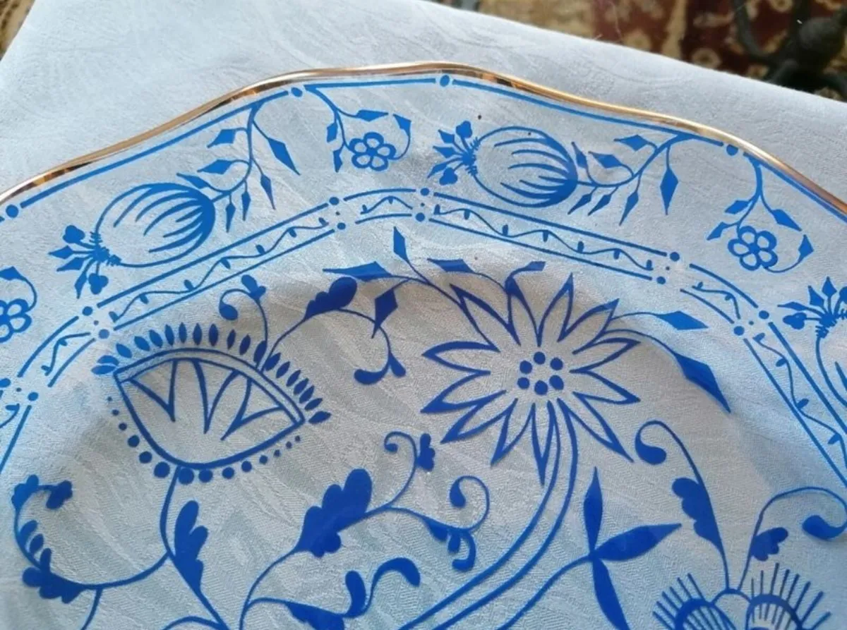 Collectible Plates - Image 4