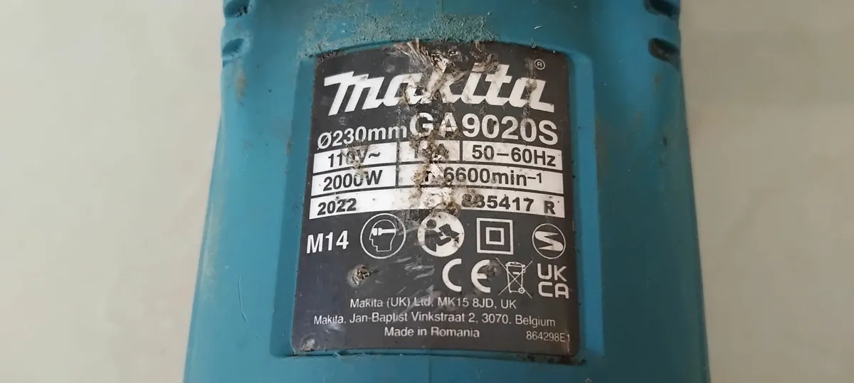 Makita GA9020S 230mm 9" Angle Grinder 110v - Image 3