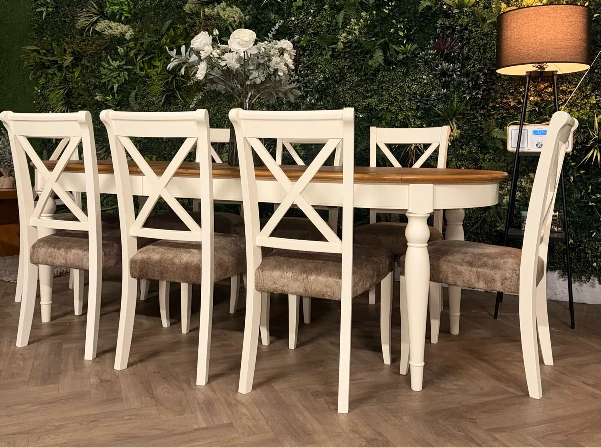 Large extending oak kitchen table & 8 chairs - Image 2