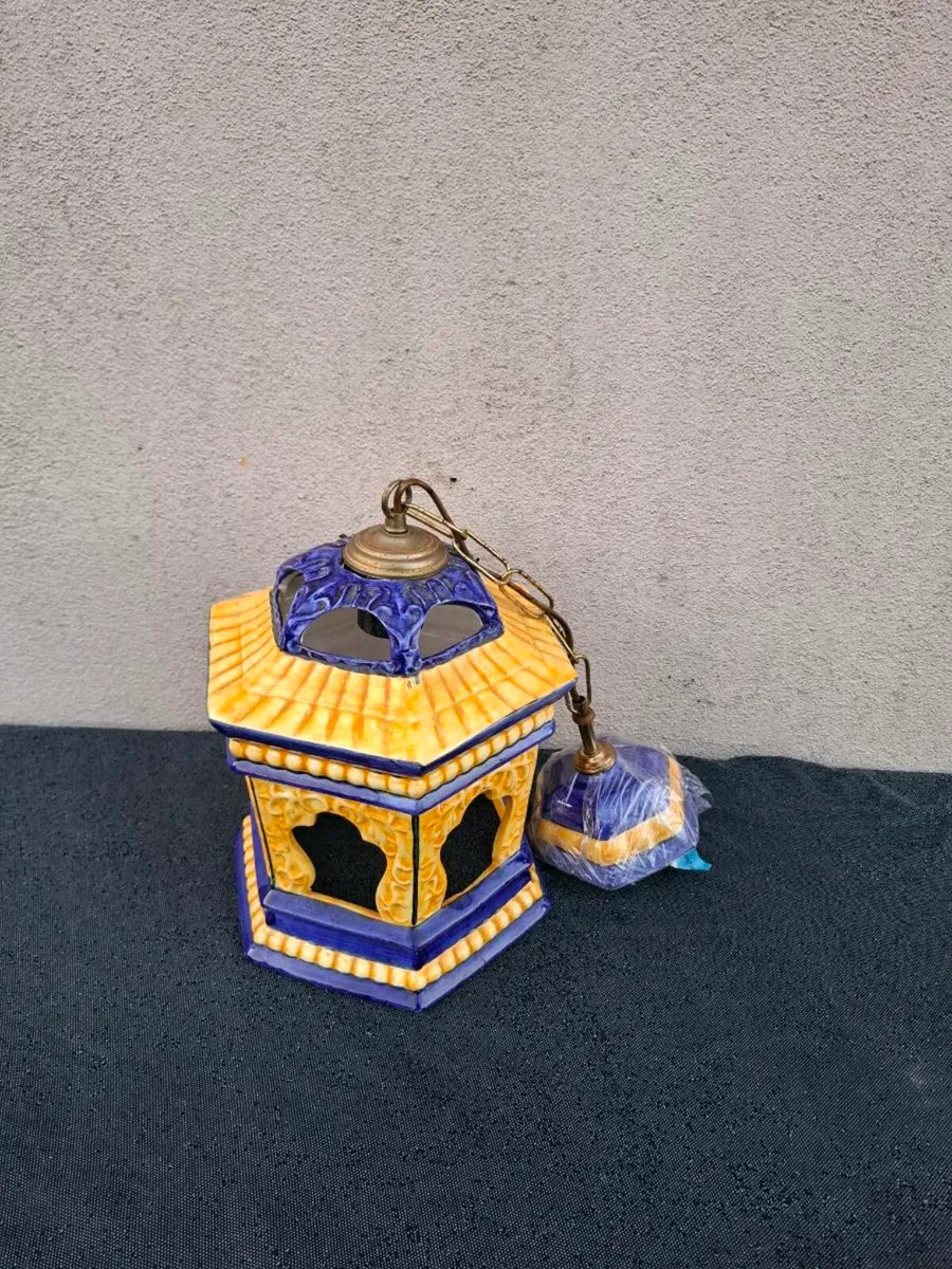 Ceiling lamp postage possible