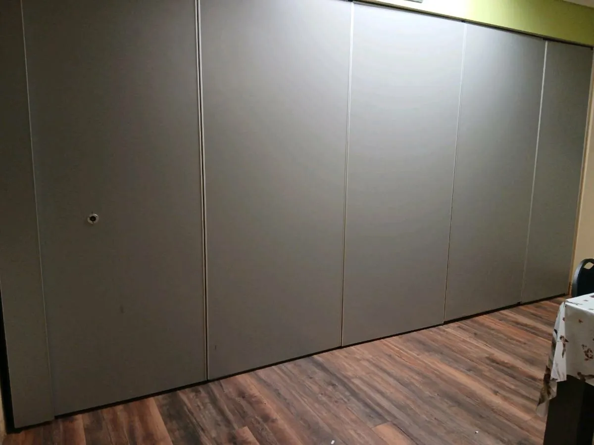 Folding Partition/ Operable Wall - Image 4