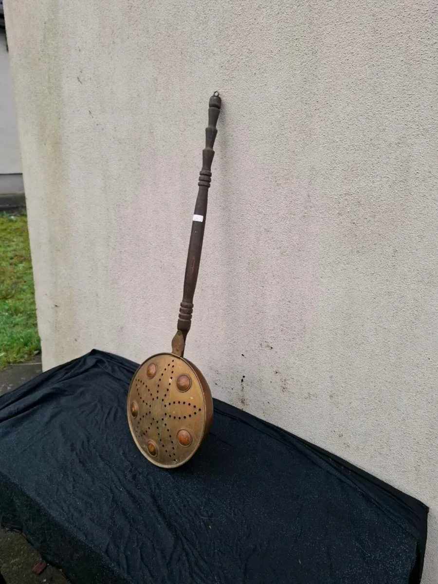 Copper bed pan postage possible - Image 1