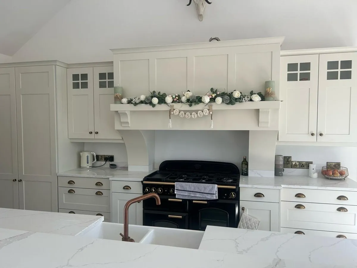 Calacatta Siena / Calacatta Gold Worktop - Image 2