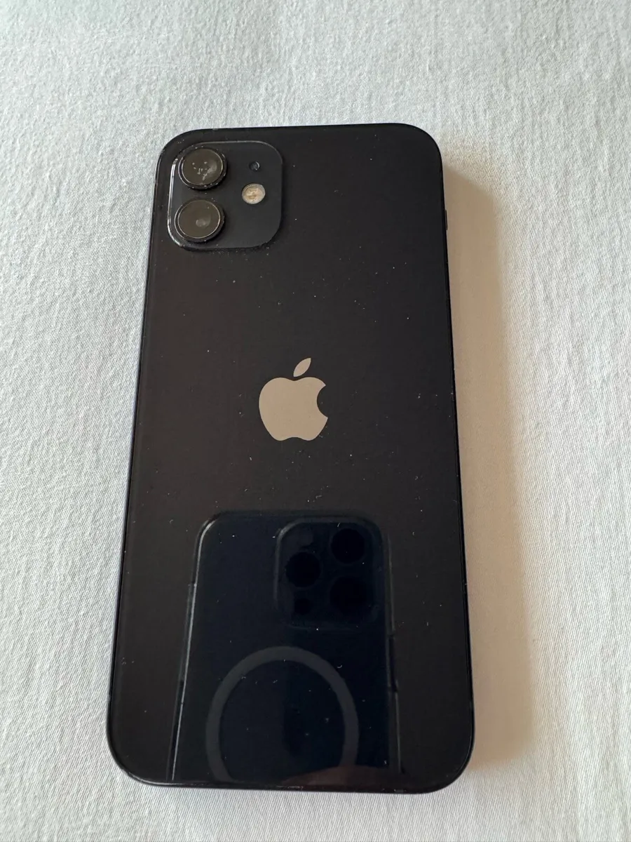 iPhone 12 - Image 2