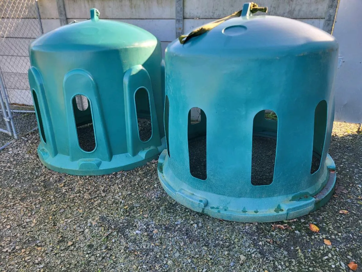 Sheep feeder - Image 1