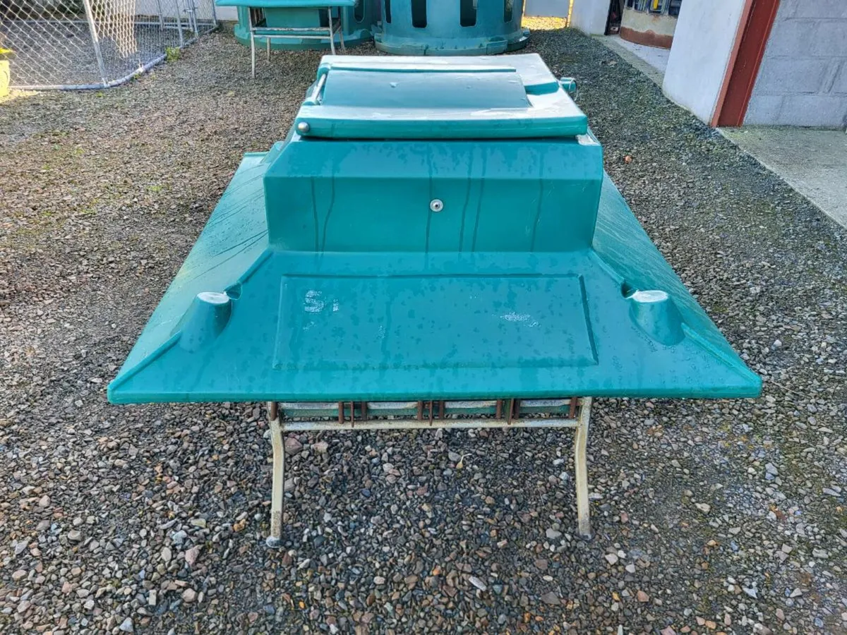 Sheep feeder - Image 2