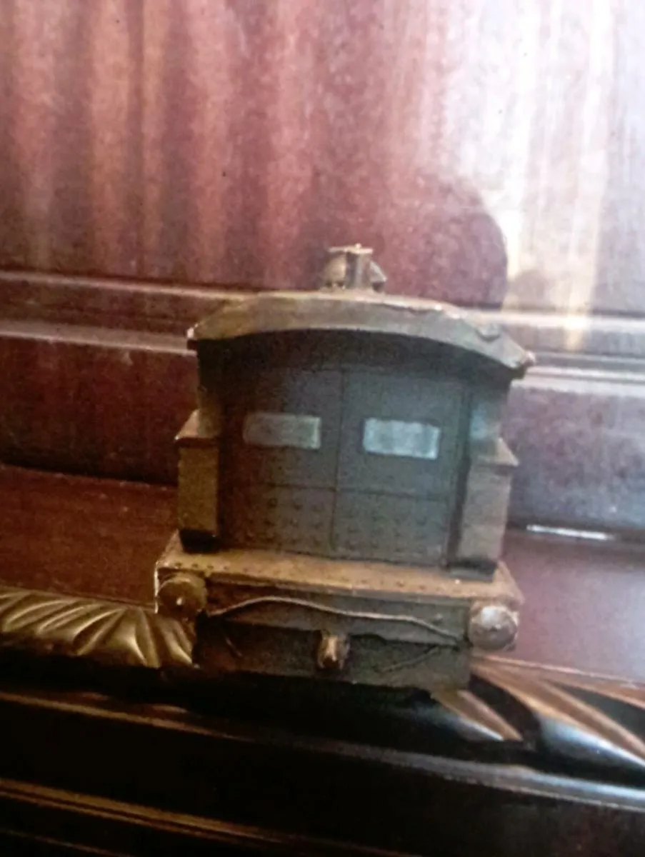 LOCOMOTIVE 🚂 ENGINE   COLD CAST BRONZE MODLE - Image 3