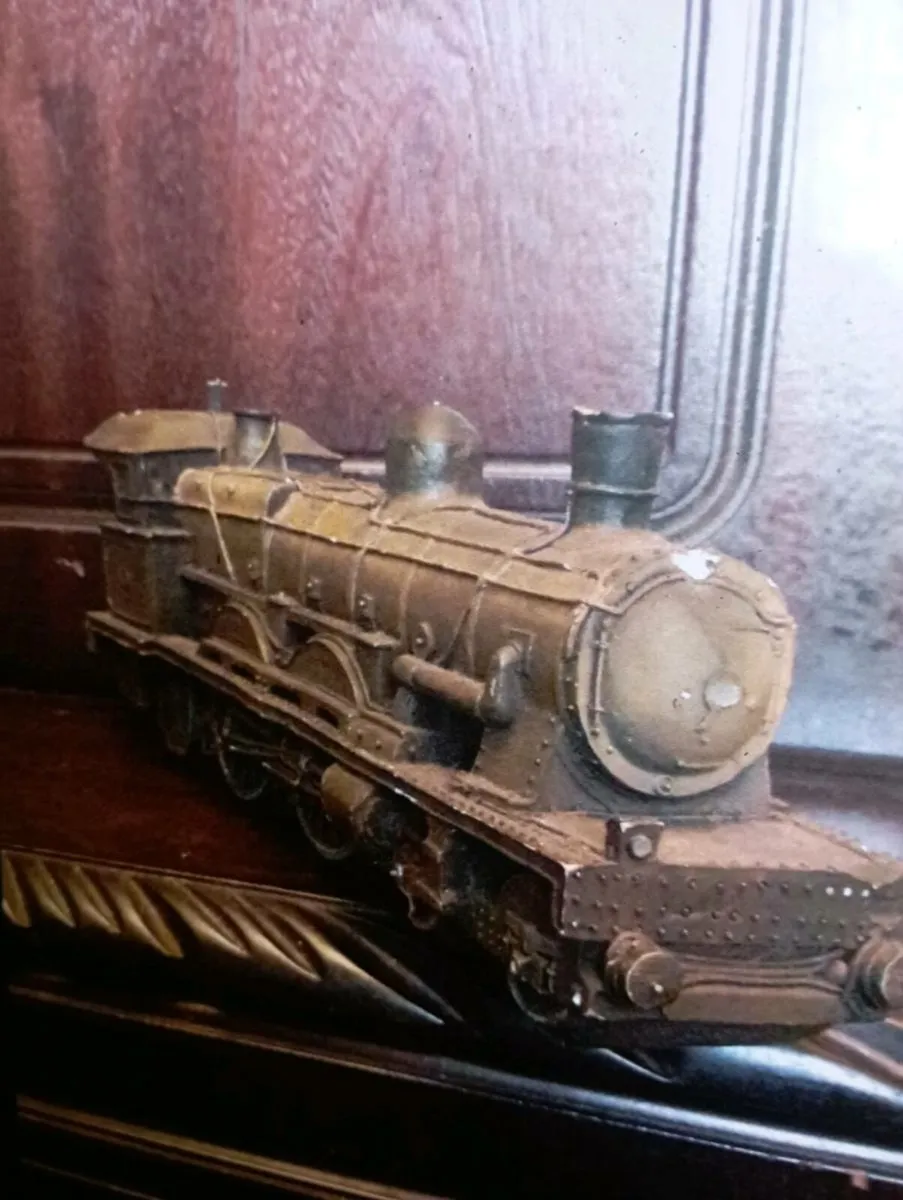 LOCOMOTIVE 🚂 ENGINE   COLD CAST BRONZE MODLE - Image 4