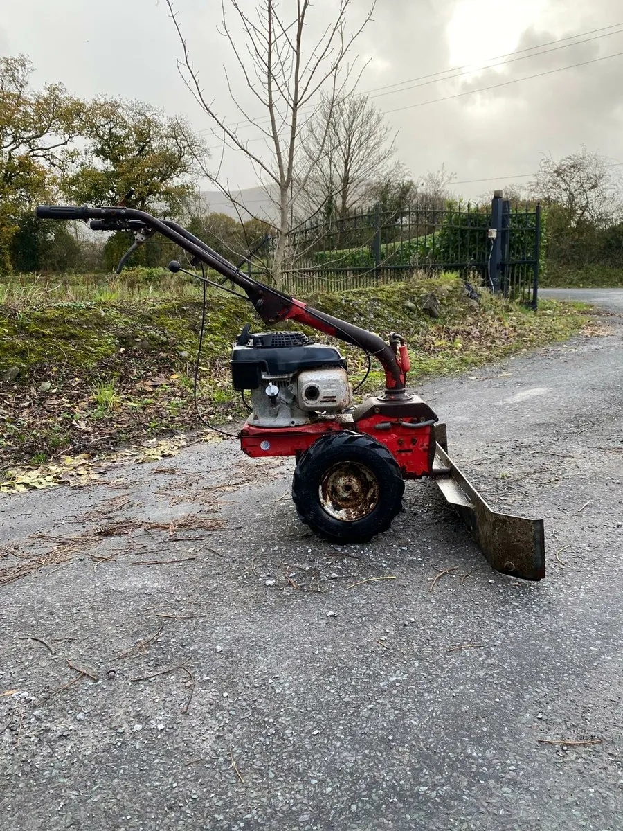 Honda motorised yard scraper - Image 3