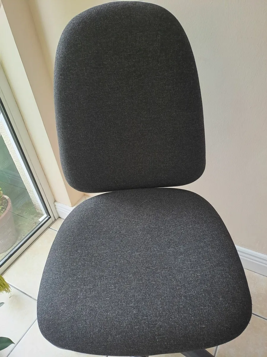 Office chair - Image 2