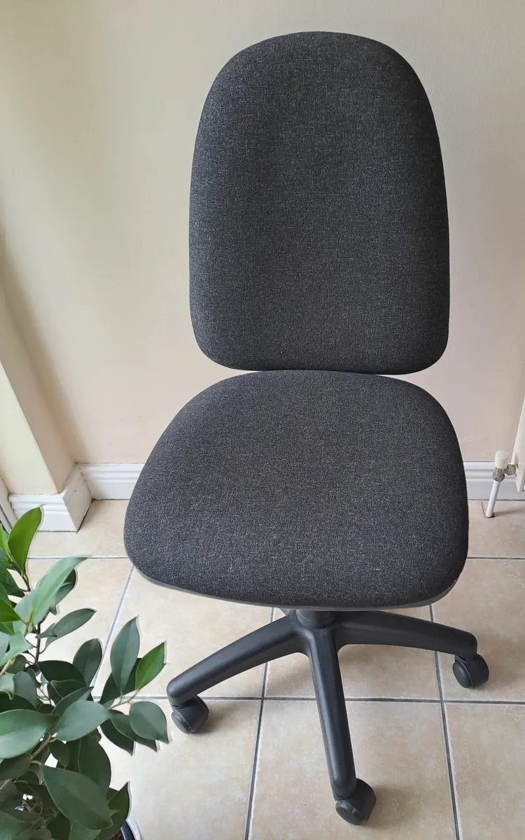 Office chair - Image 3