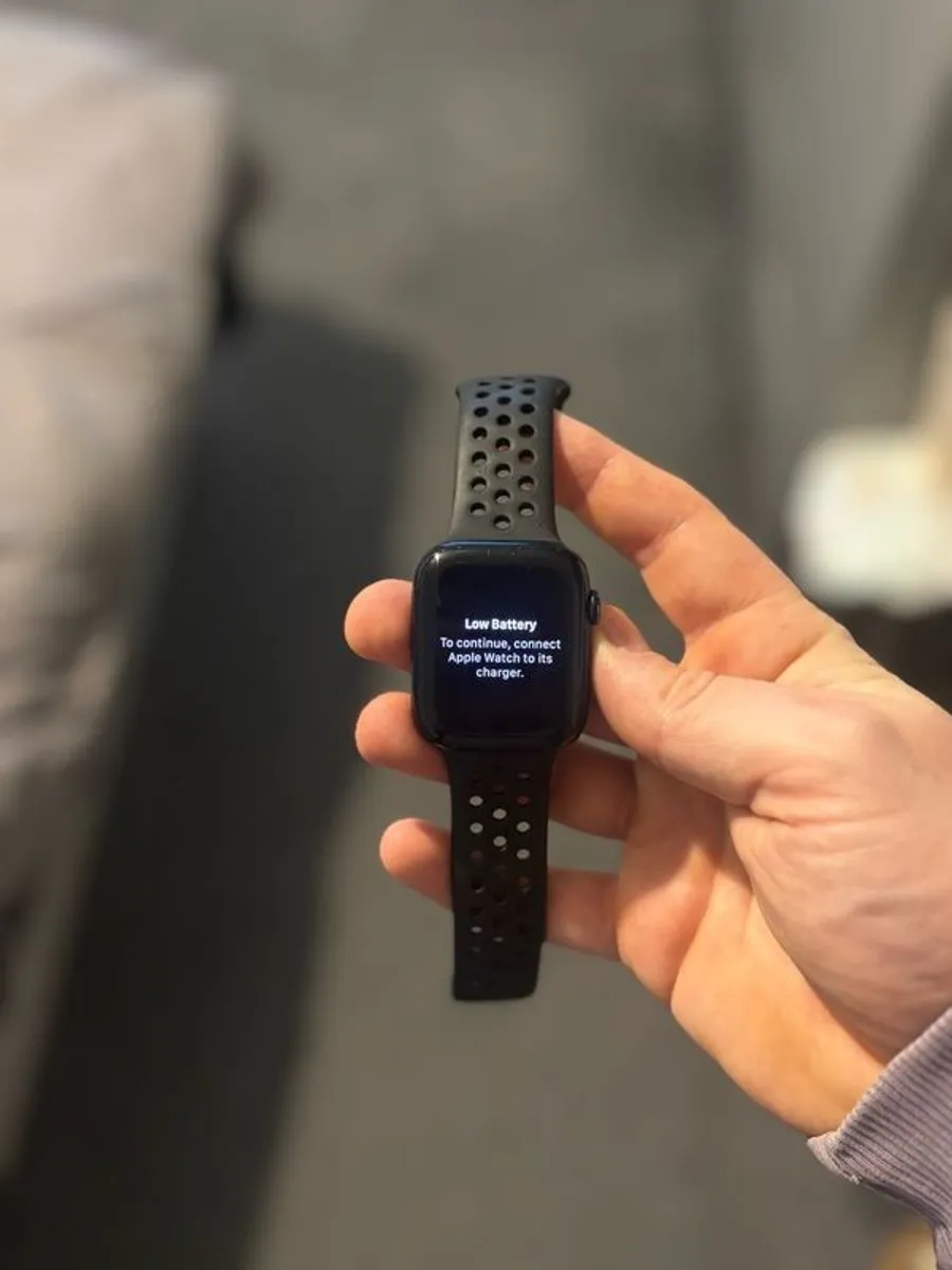 apple watch series 8 - Image 1