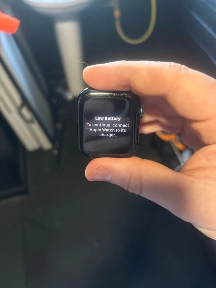 apple watch series 8 - Image 2
