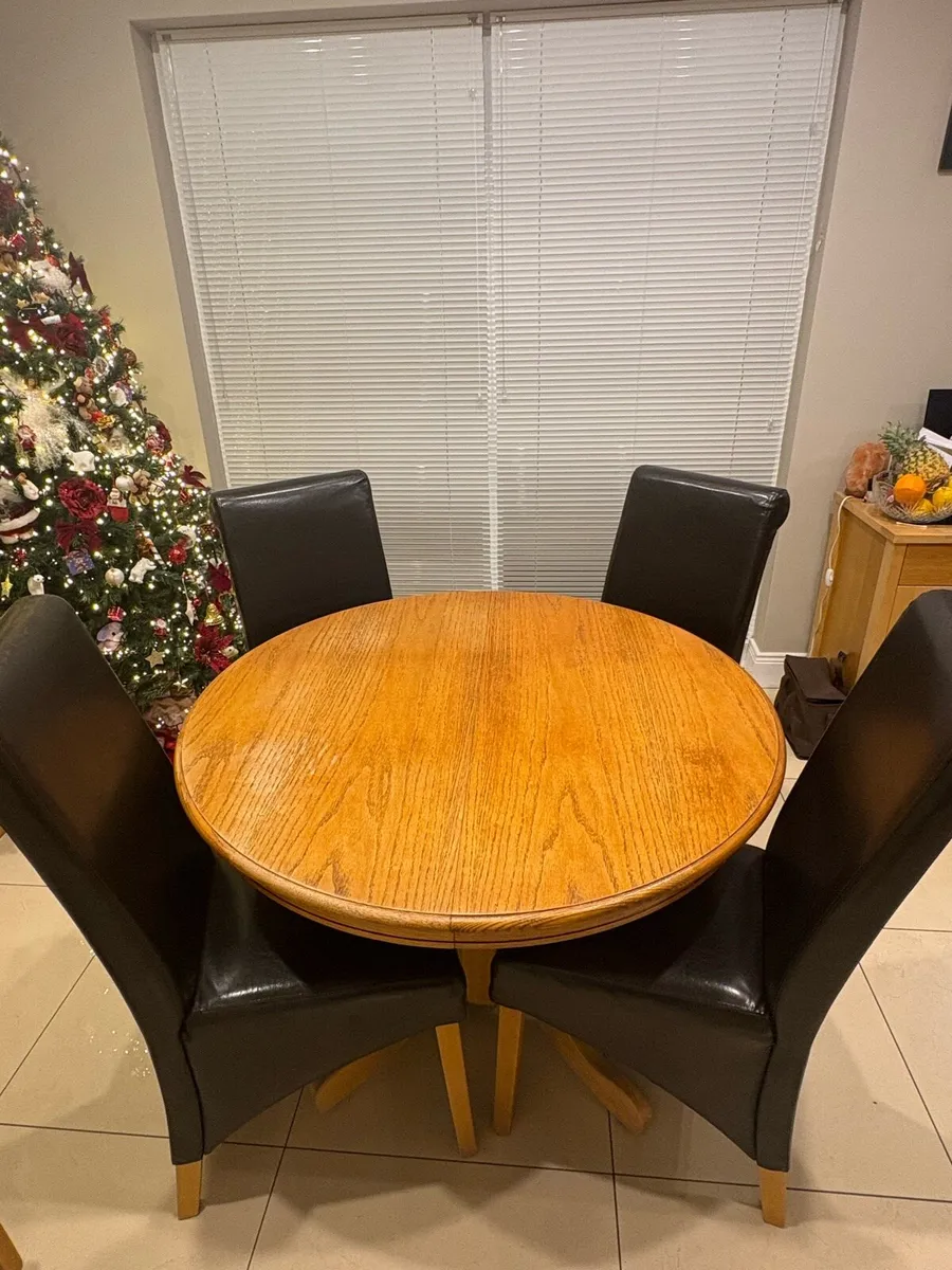 Table and Chairs - Image 3