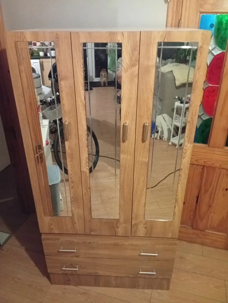 Quality Sturdy wardrobe with mirrors - Image 1