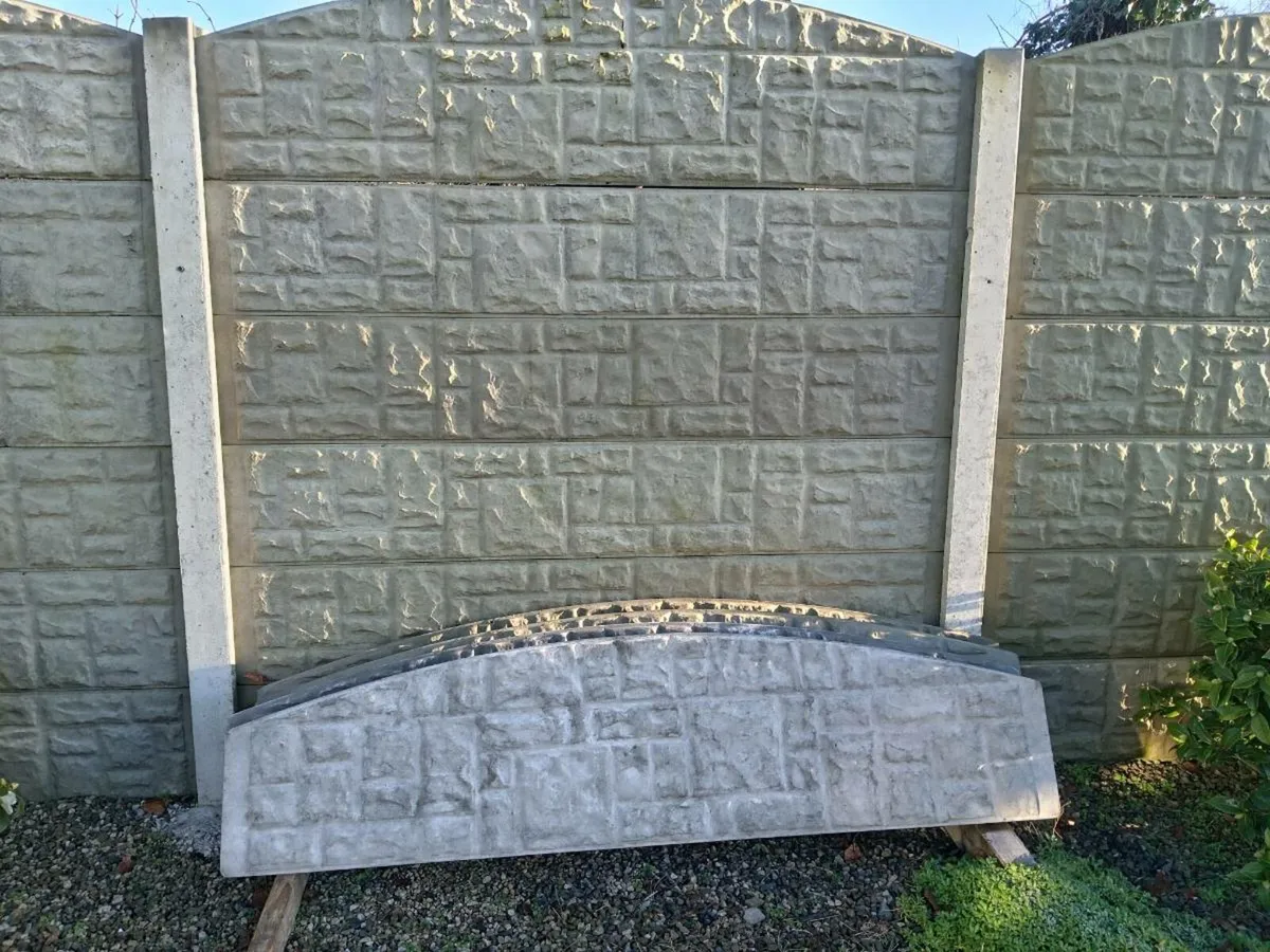 Concrete panel fencing - Image 1