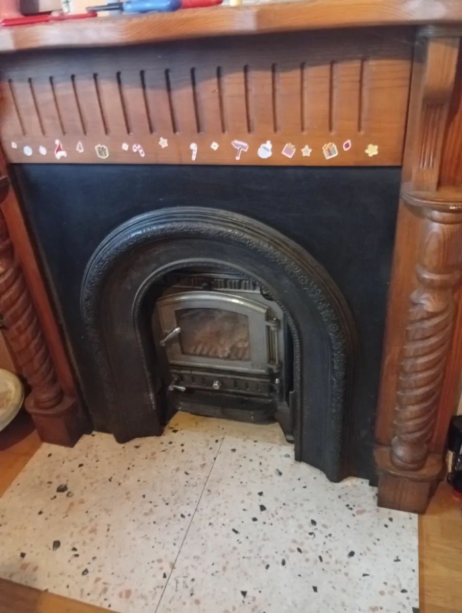 MultiFuel Cast Iron Henley 8kw stove+surround set - Image 3