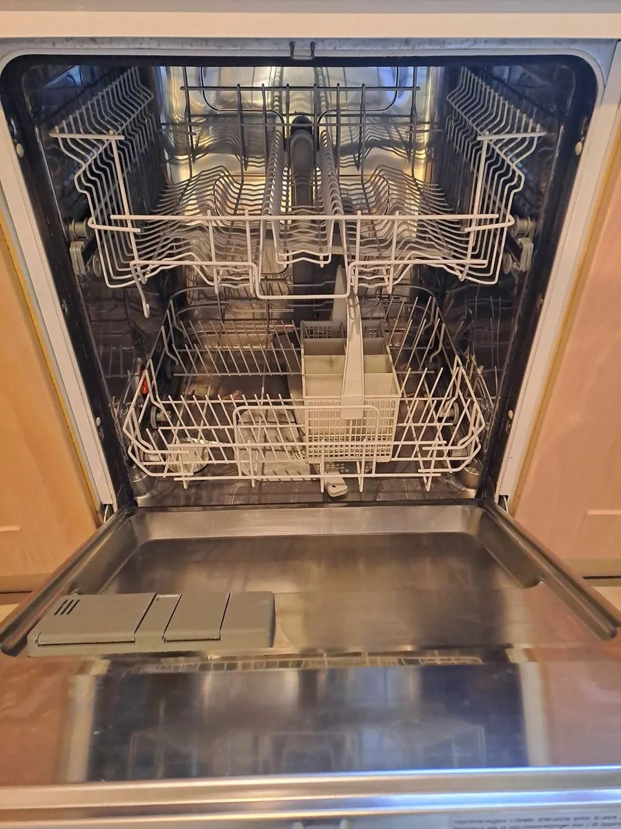 Dishwasher - Image 3