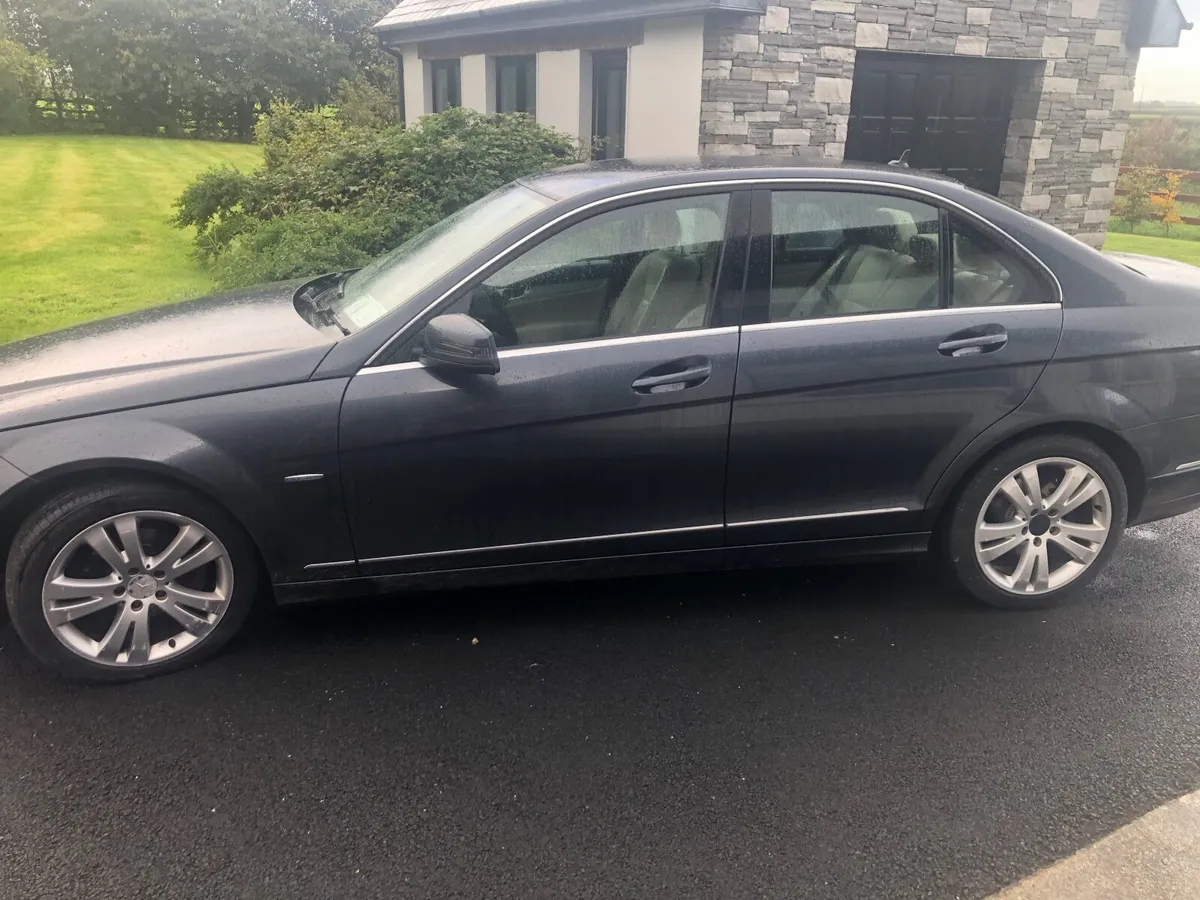 Mercedes-Benz C-Class 2011 - Image 3