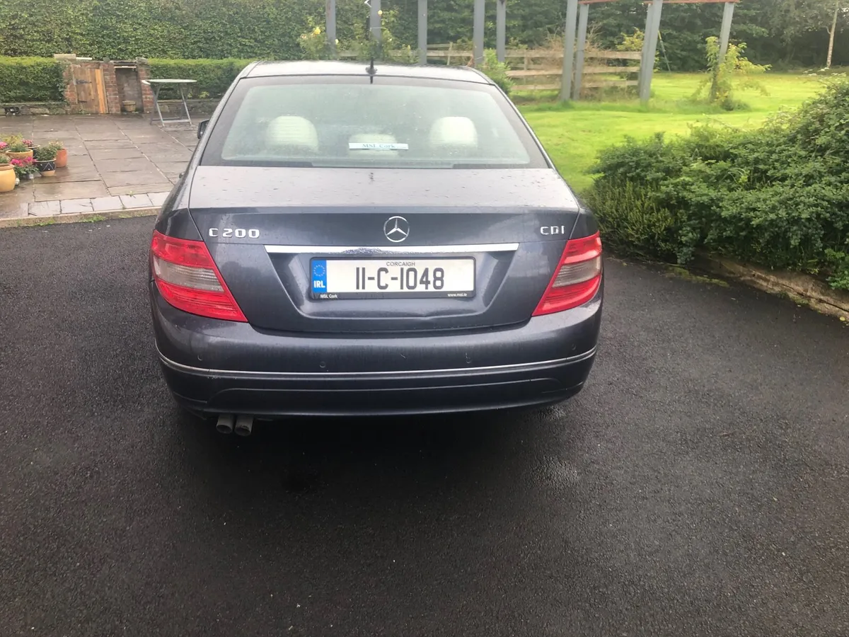 Mercedes-Benz C-Class 2011 - Image 4