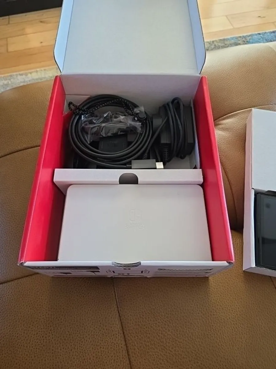 Nintendo switch OLED - Image 3