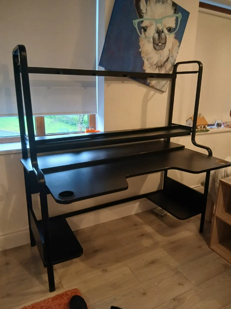 Gaming table - Image 2