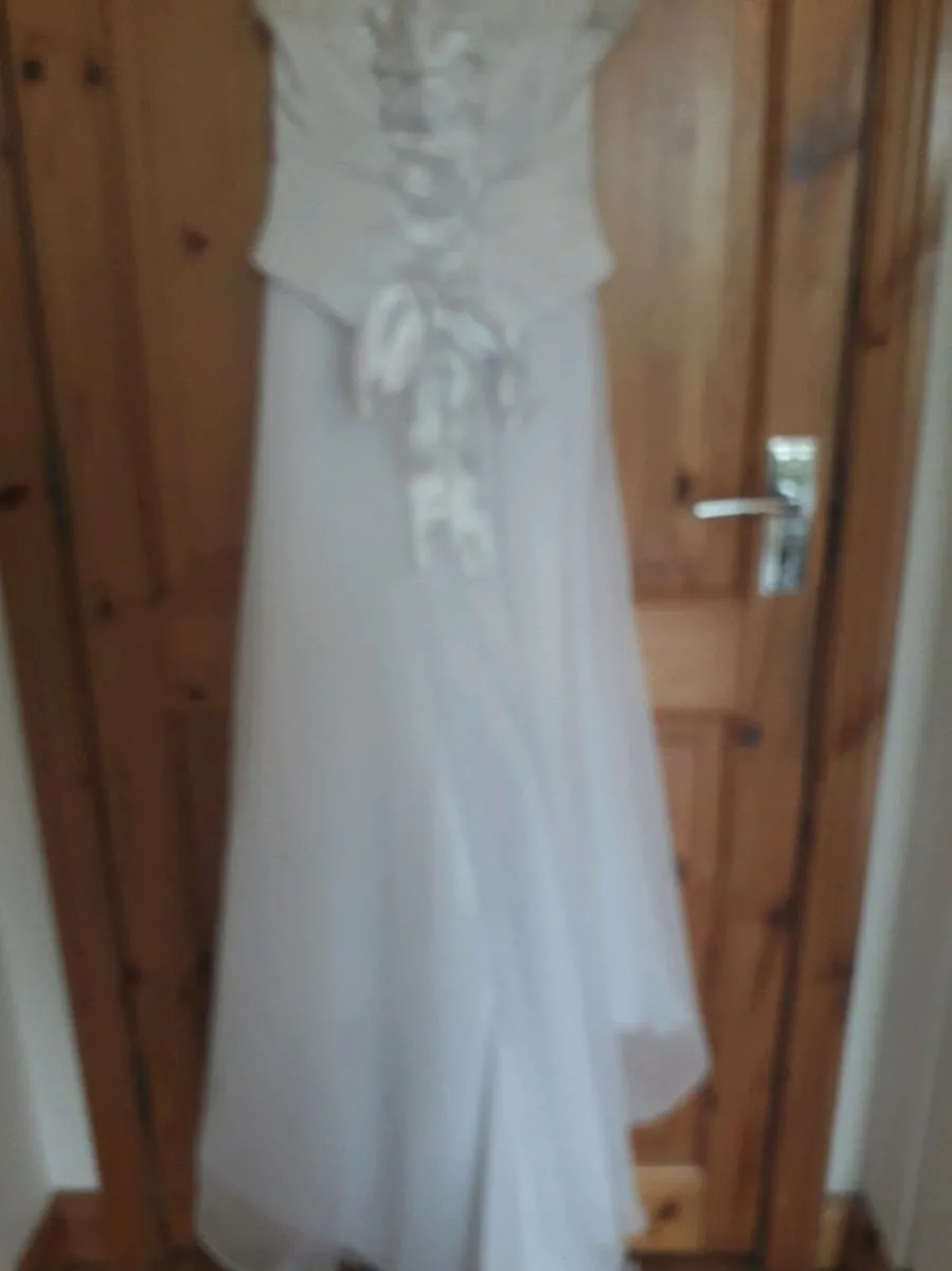 Wedding dress - Image 2