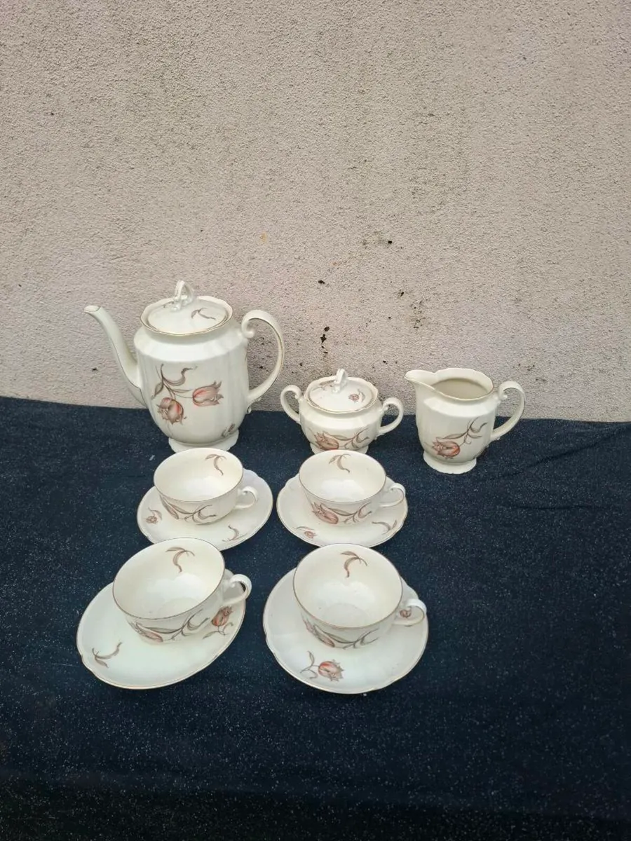 China cream tea set postage possible - Image 1