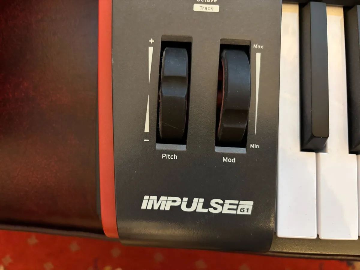 Novation Impulse 61 - Image 4