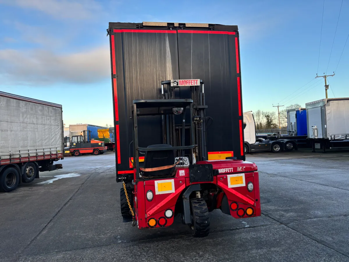 2016 Urban 36 foot Curtainsider rear steering axle - Image 3